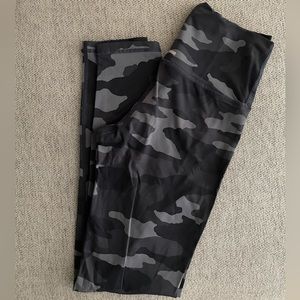 Aerie Camo Leggings Size S